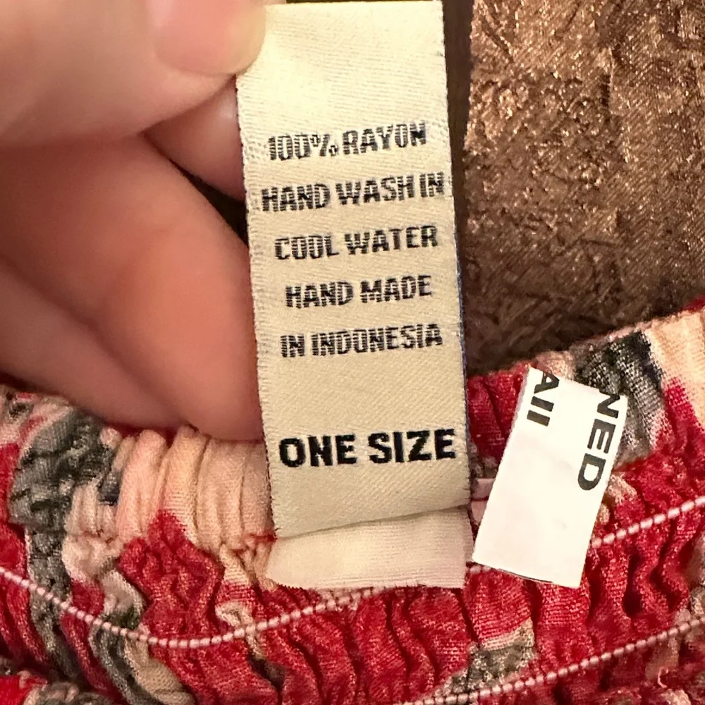 Floral Red Hawaiian Dress - Picture 4 of 4